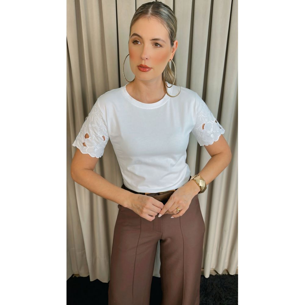 T-Shirt Feminina Manga Bordada Flores - Branco- Cod 272