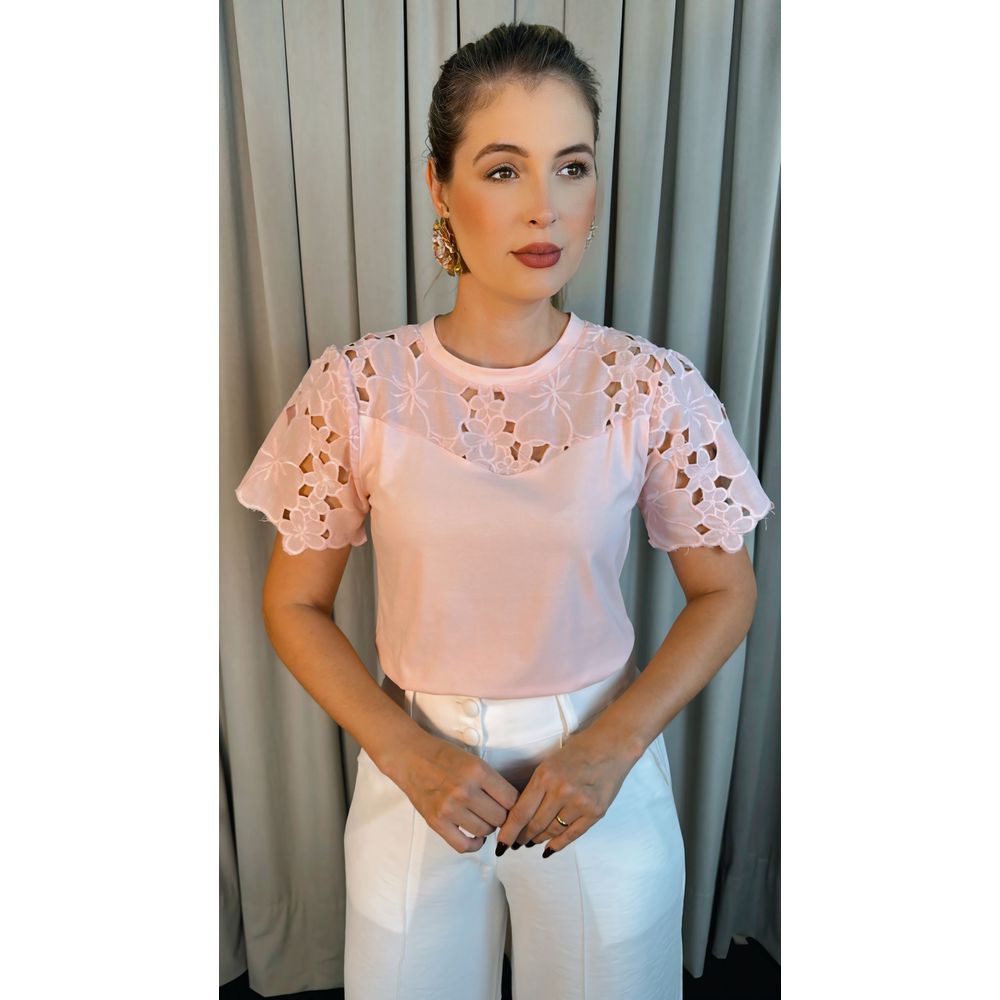 T-Shirt Feminina Bordada Flores Elegância e Delicadeza - Rosa - Cod 237
