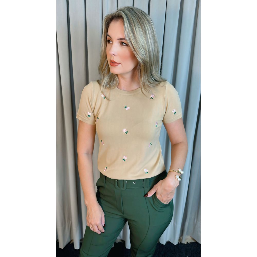 T-shirt Em Trico Bordada - Nude - Cod 244 