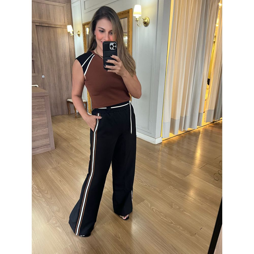 CALÇA ESPORTE LISTRADA - PRETA - Espasso Bela | Moda Feminina