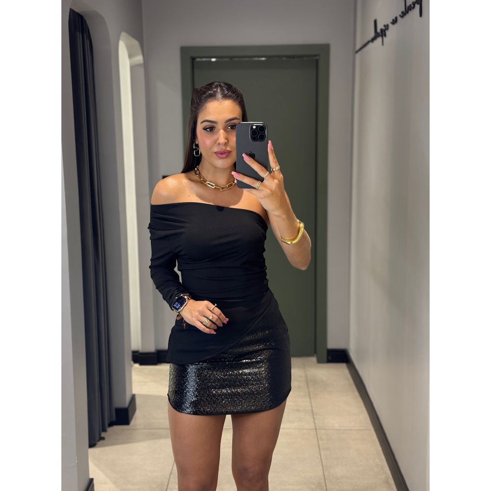 BLUSA ISIS ASSIMETRICA PRETO