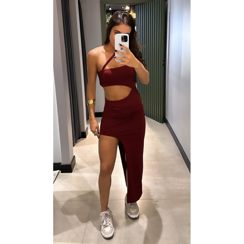 VESTIDO MAYA FENDA MARSALA