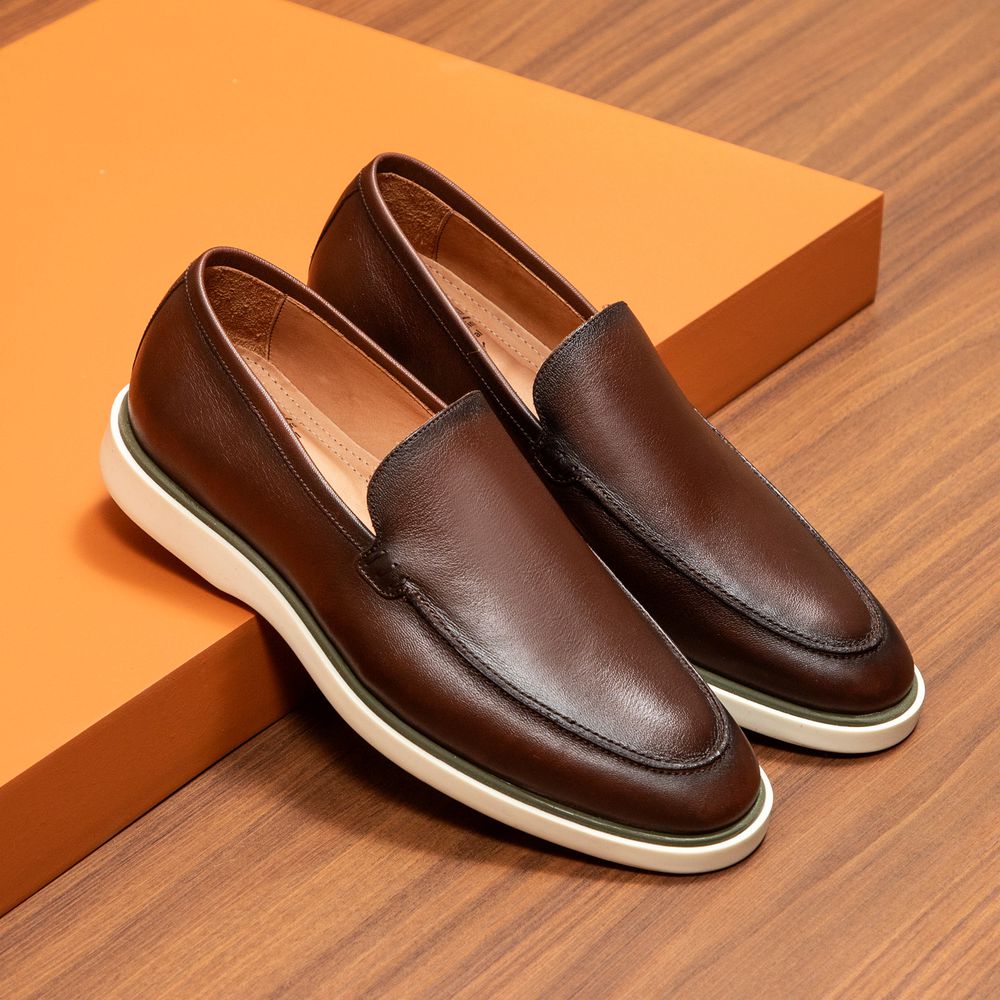 Mocassim de Couro Café Solado de Borracha