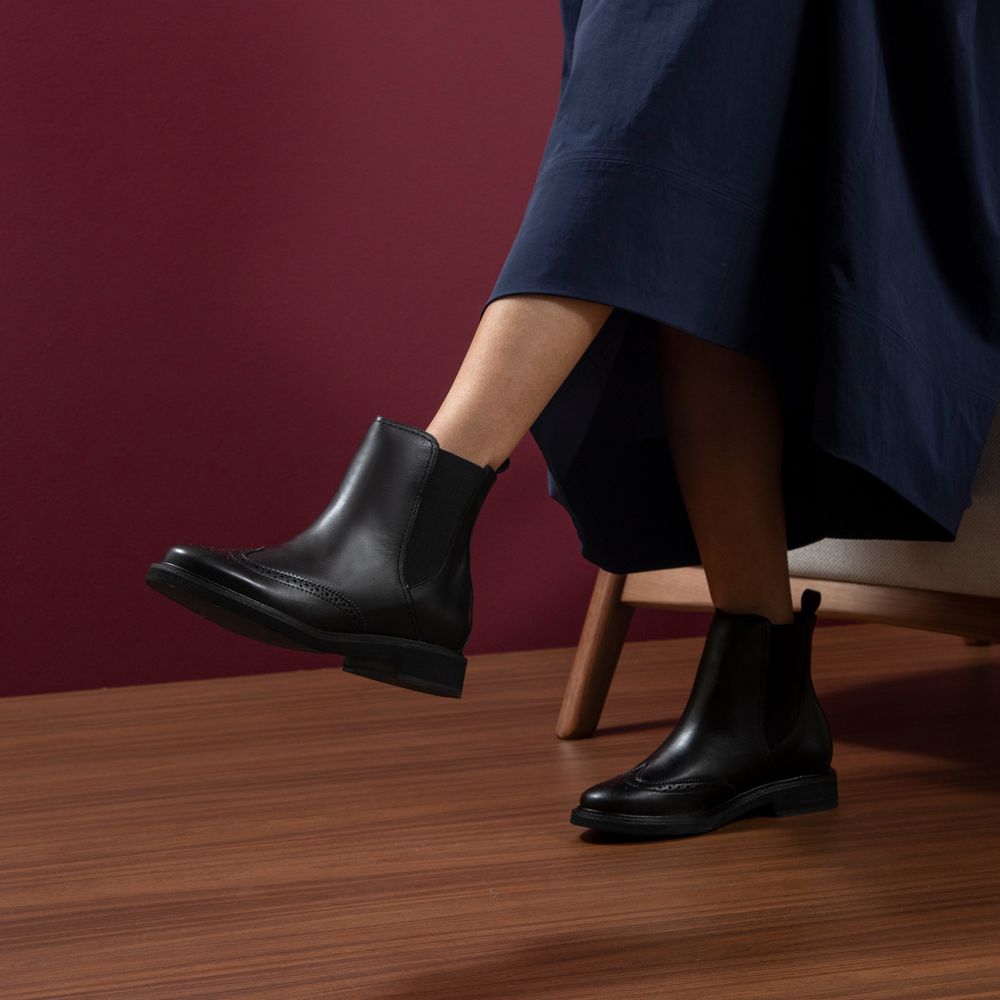 Bota Chelsea Feminina Arcade Preta