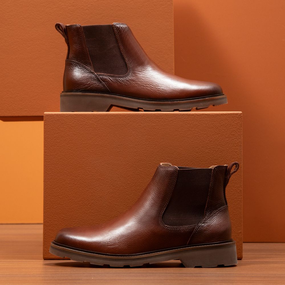 Bota Masculina Chelsea de Couro Pinhão