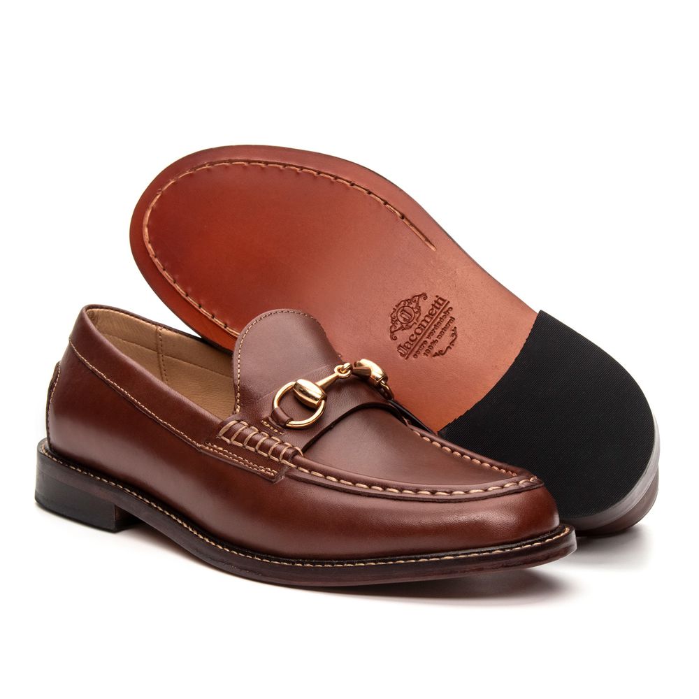 Mocassim Feminino Carlotta em Couro com Bridão Dourado Pinhão