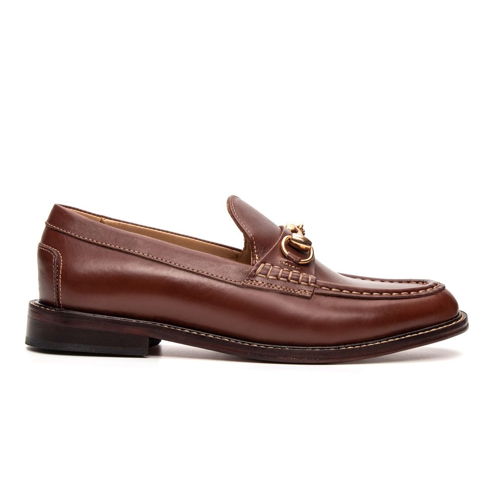 Mocassim Feminino Carlotta em Couro com Bridão Dourado Pinhão