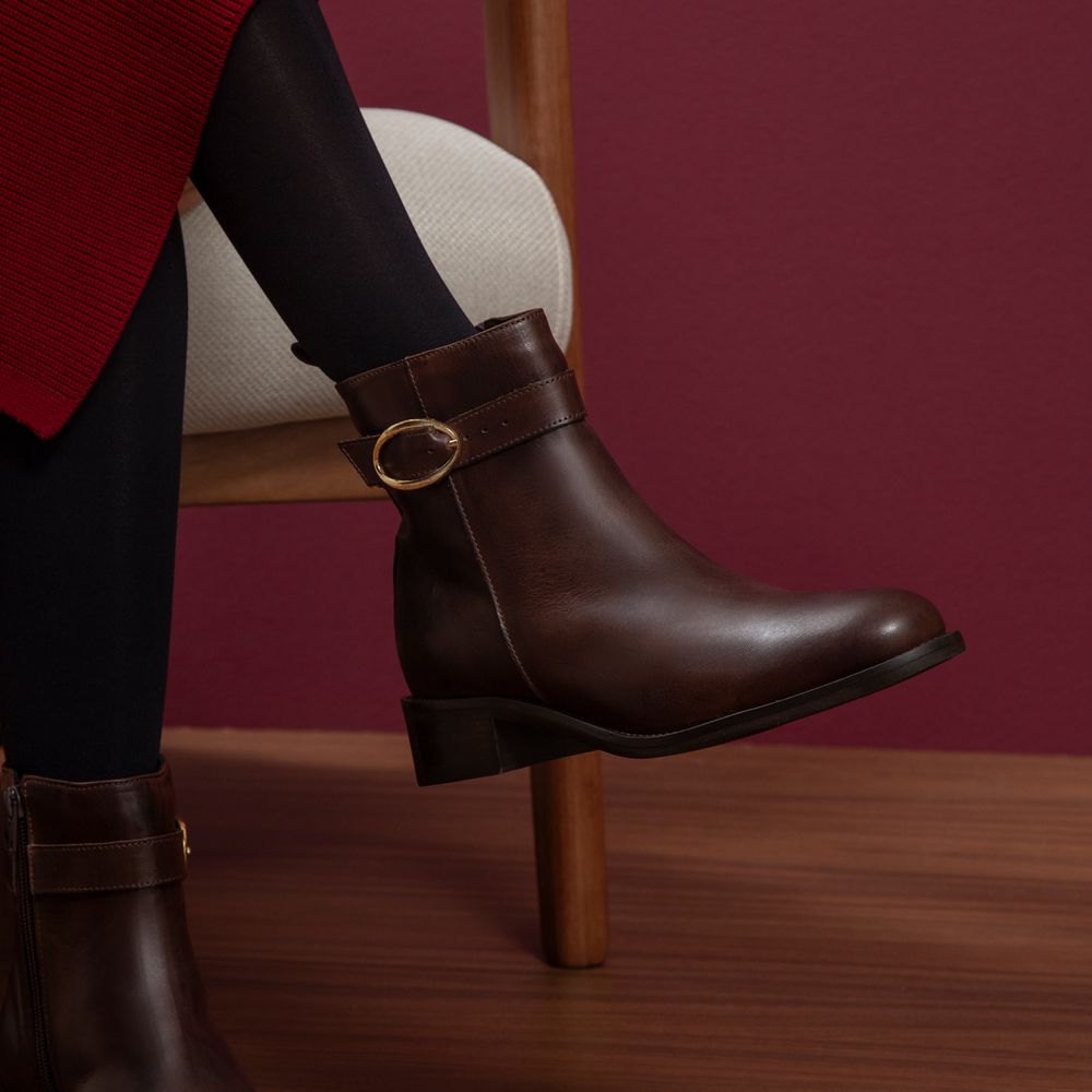 Bota Feminina Navona Castanho