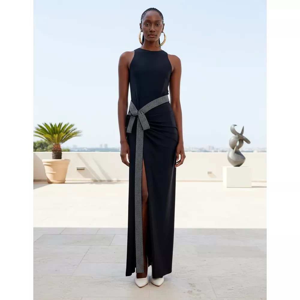 VESTIDO PRETO LONGO COM FENDA E APLICAÇÕES DE BRIL... - Le Preppy