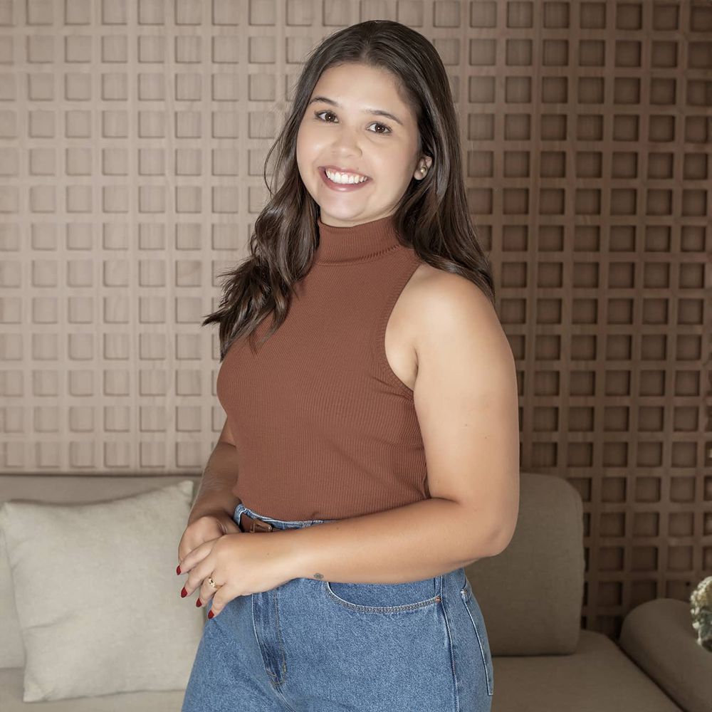 Blusa Gola Alta Deise Marrom - Loja Gabriela Ribeiro