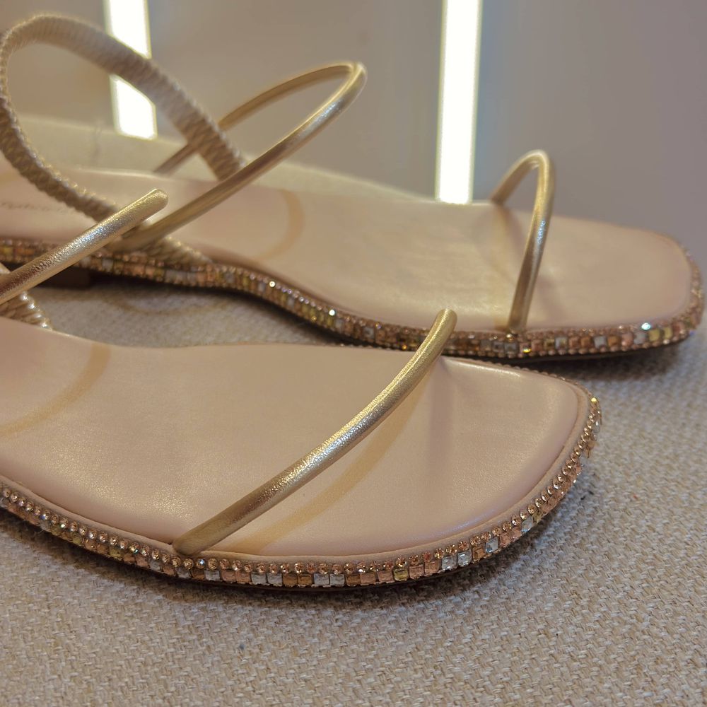 Sandalia Helena Dourado