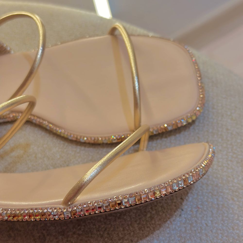 Sandalia Helena Dourado