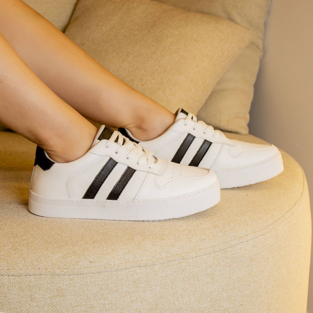 Tênis Casual Hannah Em Couro Branco/ Preto - Loja Gabriela Ribeiro