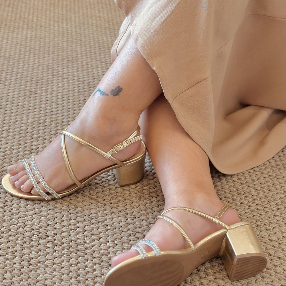 Sandália Camila Dourado