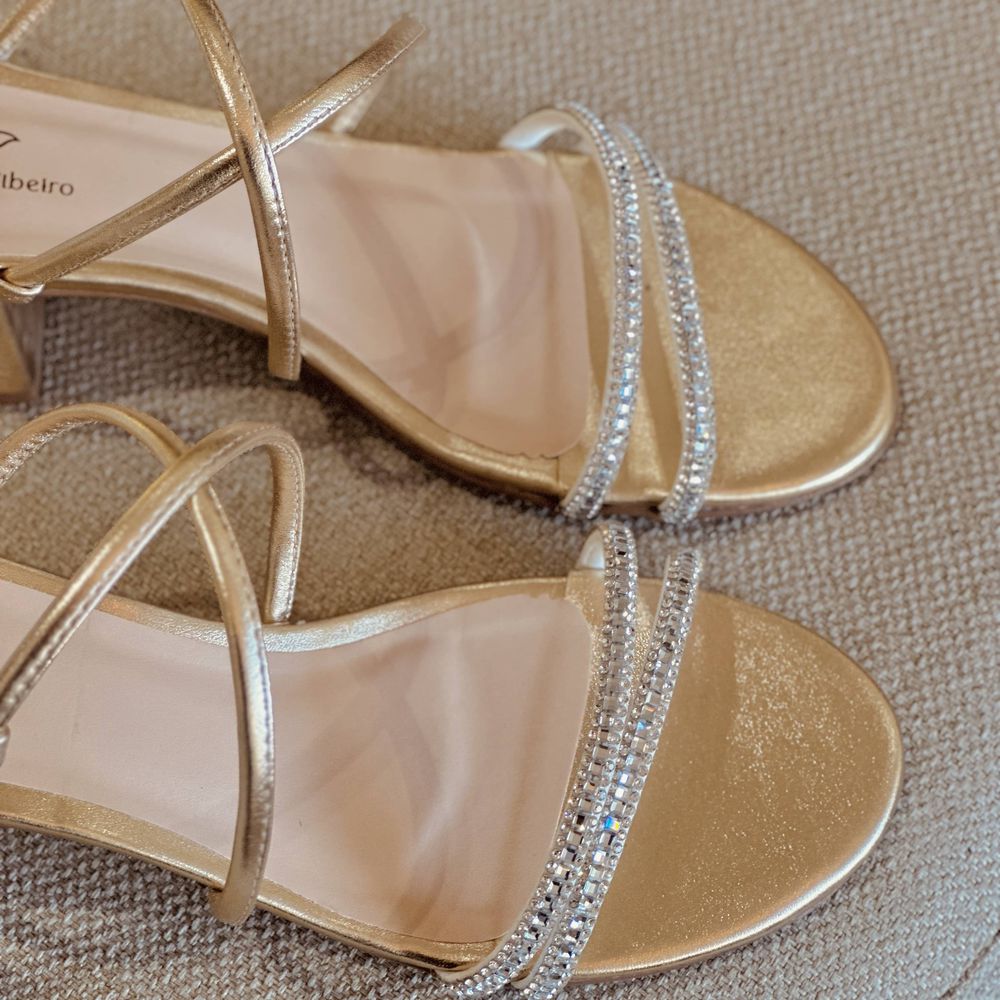 Sandália Camila Dourado