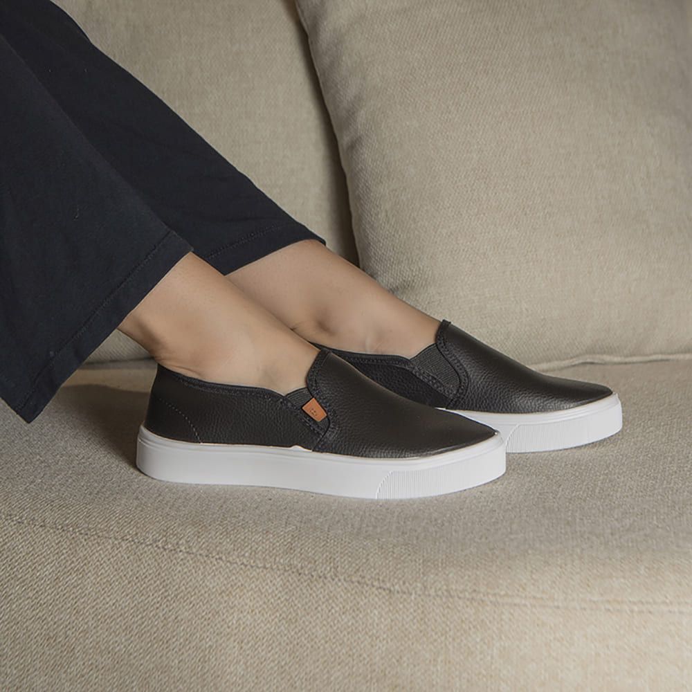 Tênis Slip On Tamires Preto - Loja Gabriela Ribeiro