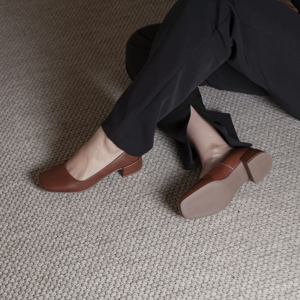 Scarpin Heloísa Marrom