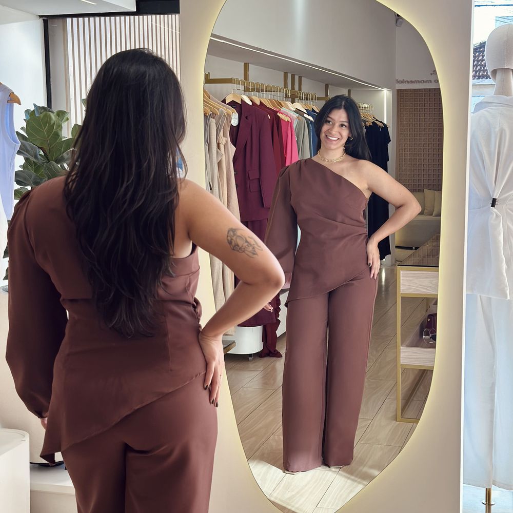 Conjunto Antonela Marrom