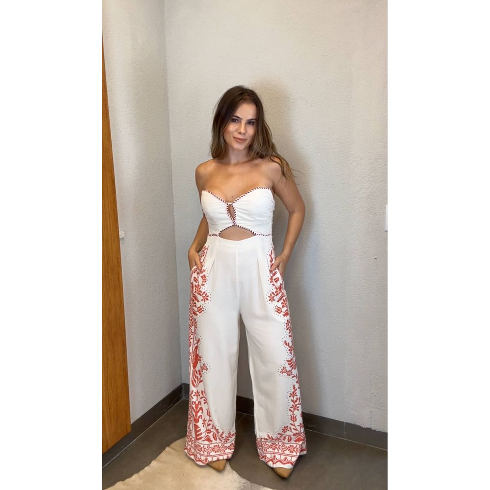 Macacão Pantalona Bordado Tropical Estampado