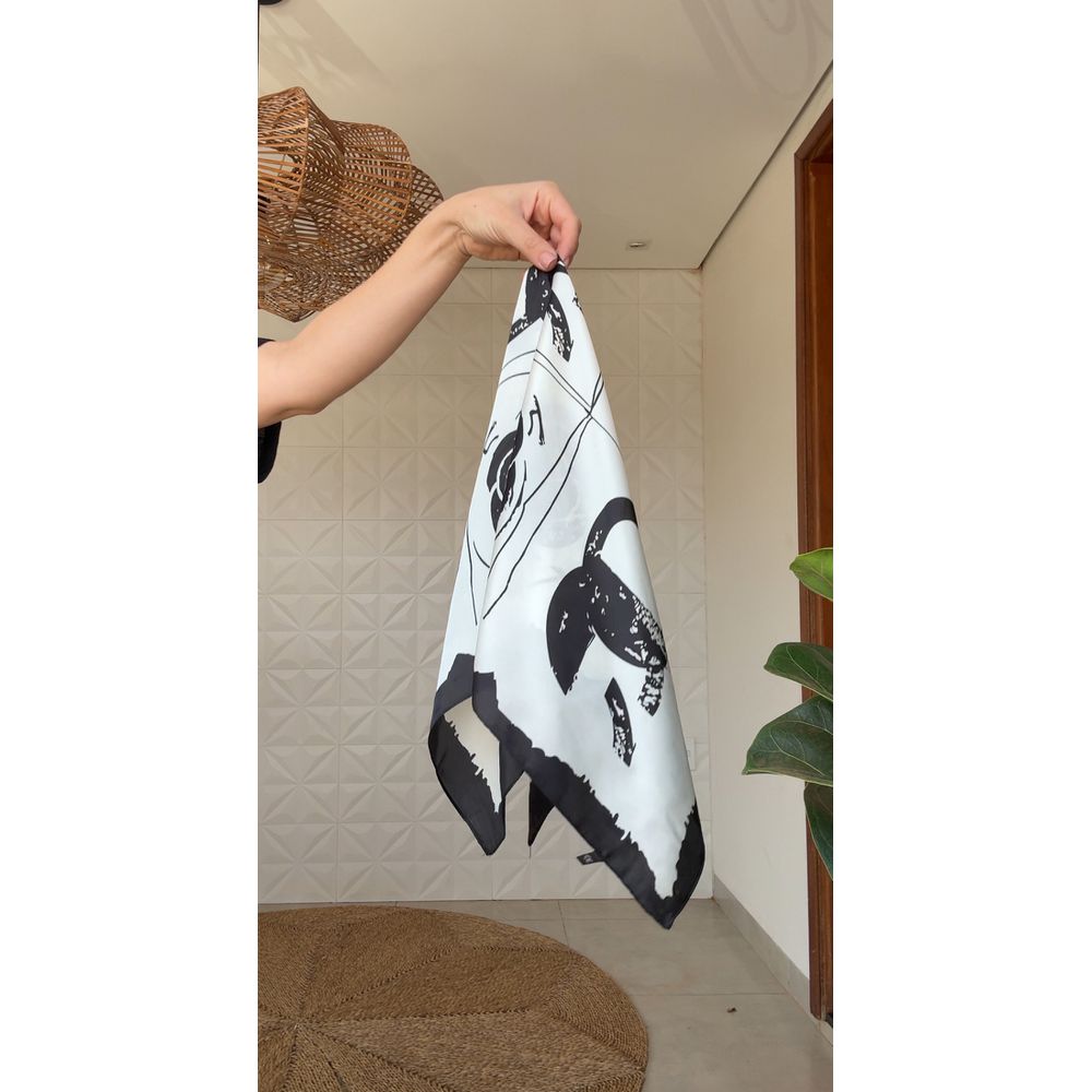 Lenço Estampado Preto