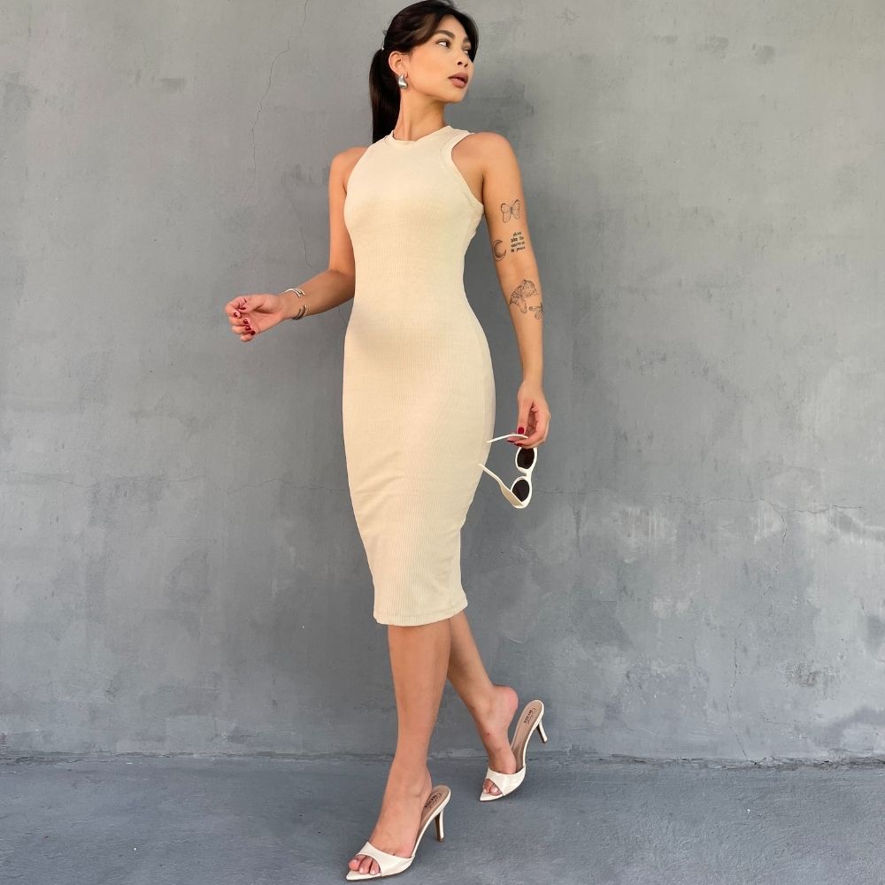 Vestido canelado mid areia - Maranata Moda Feminina