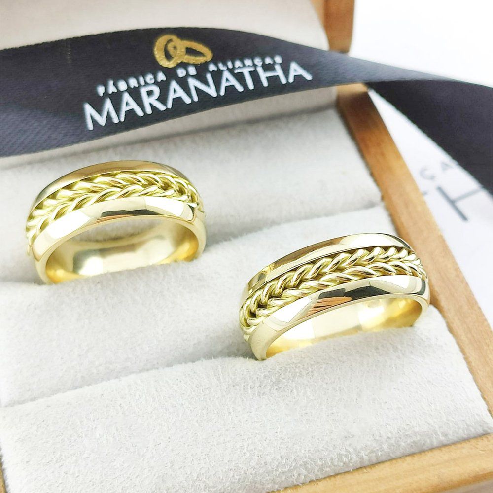 Par de Alianças Em Ouro Modelo Minsk 8mm Polida Me...