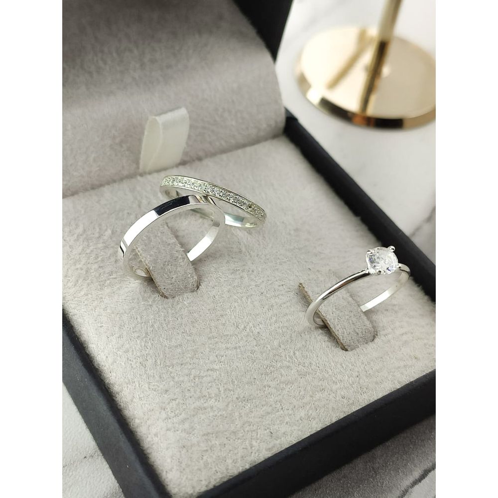 Par de Aliança em Prata 2mm Meia Volta de Pedras C...