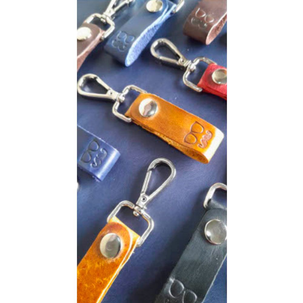 CHAVEIRO OC 04 BOTAO CORES PRETO, CAFE E CASTOR) - Private Label