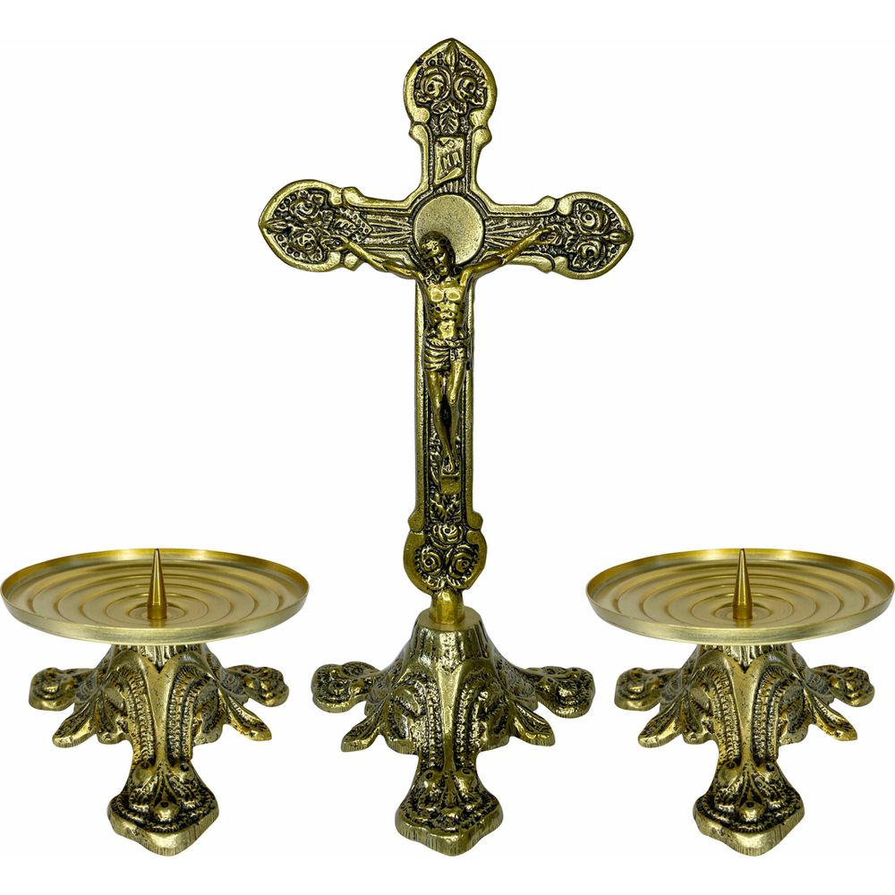 Conjunto Crucifixo Metal De Altar 30 Cm e 2 Castiçal Baixo 7x13cm