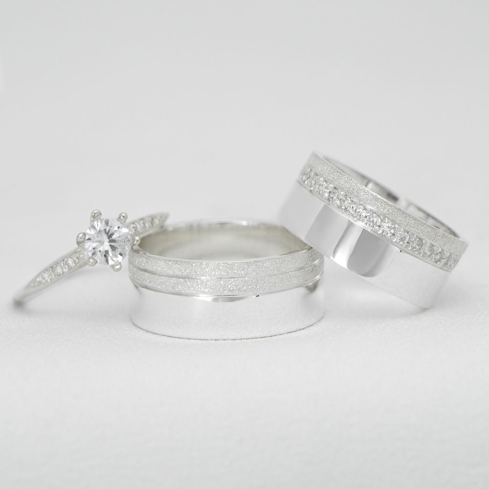 Conjunto Aliança de Namoro em Prata + Anel Solitario com acabamento lateral diamantado - Par