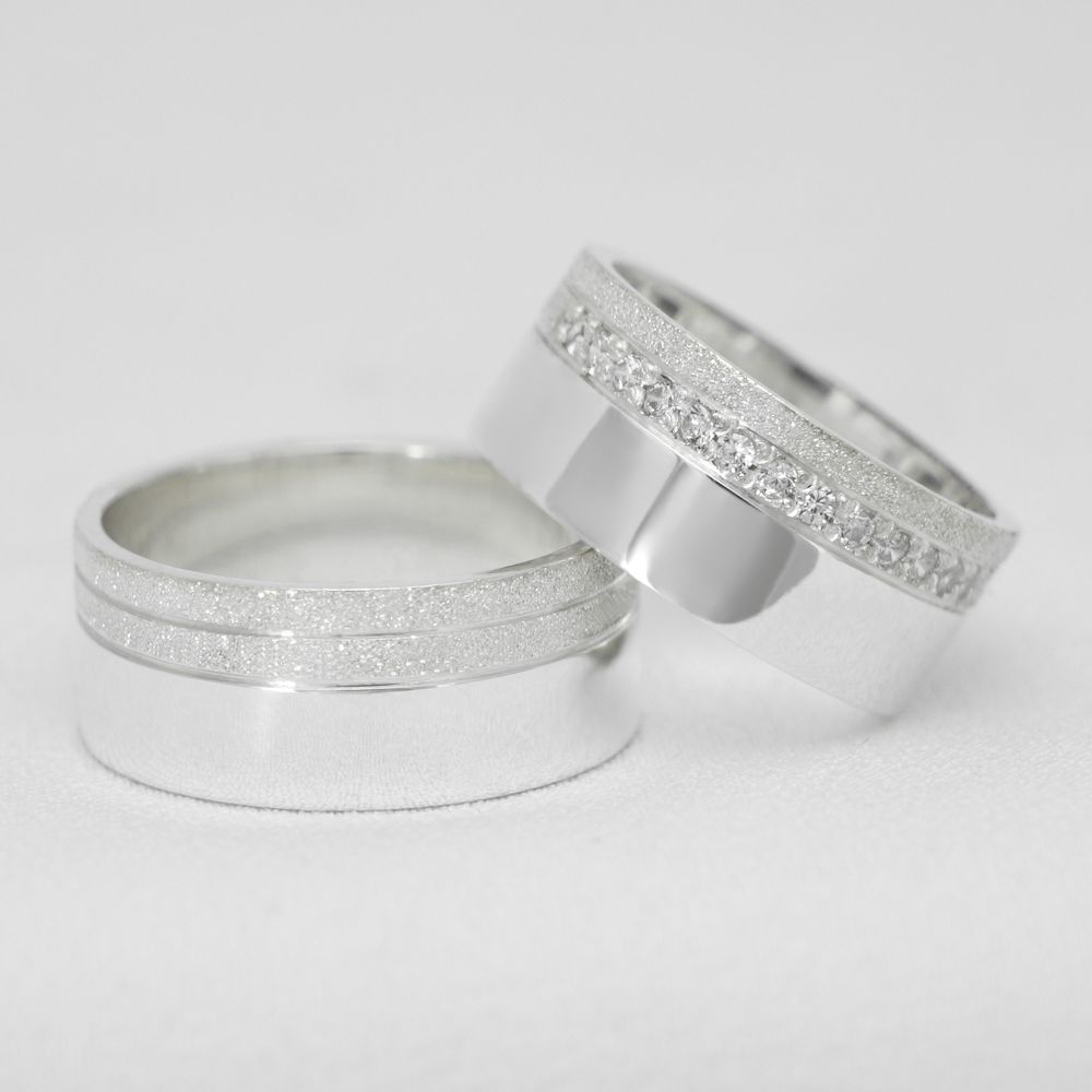 Par de Aliança de namoro com acabamento lateral diamantado Forever1001 - Par