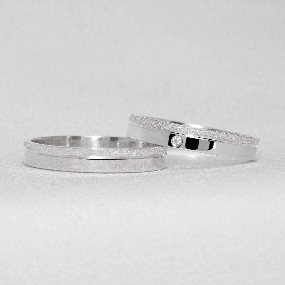 Aliança de Namoro em Prata Detalhe Diamantado + Anel Solitario Prism of - Par