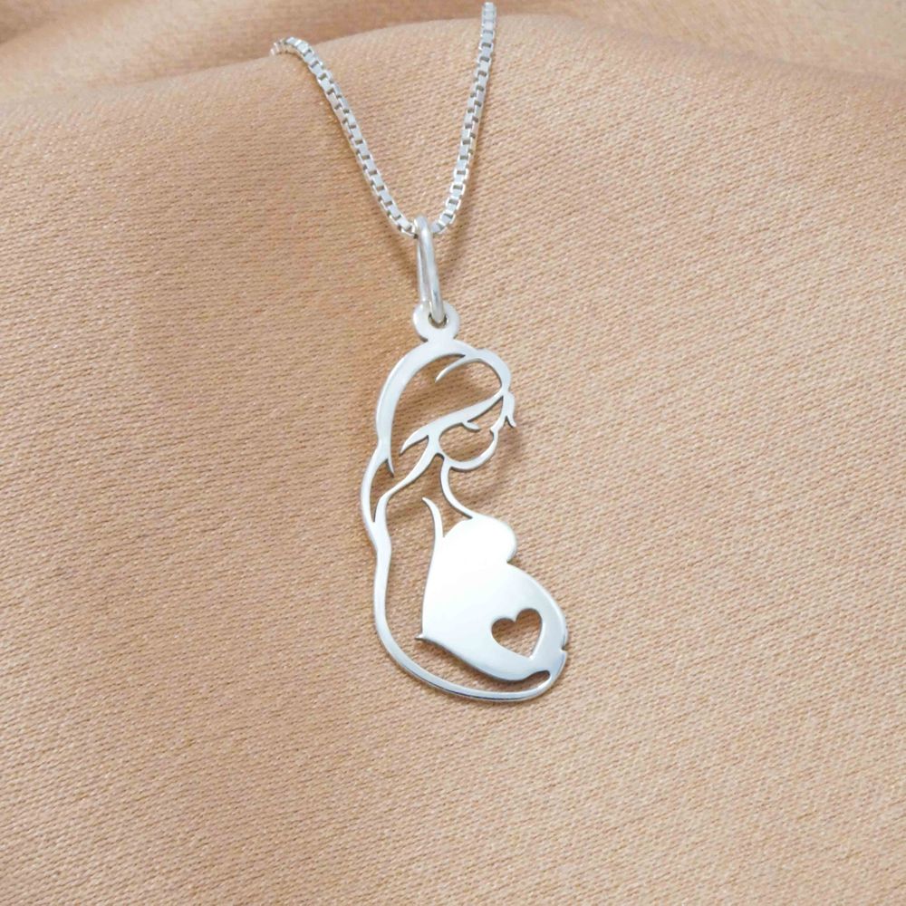 Pingente em Prata Mulher gravida com Detalhes Vazado