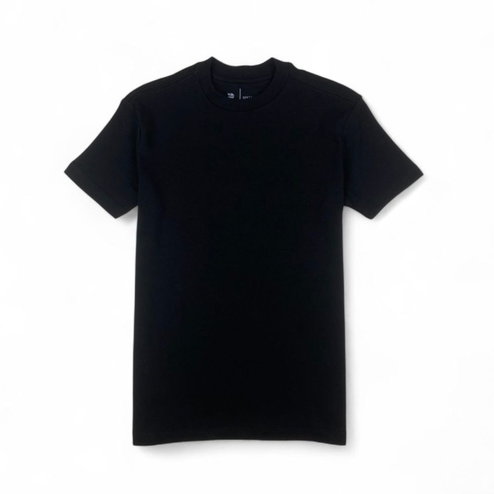 Camiseta Preto Rhouker Gola Média em Suedini Egípc... - Rhouker