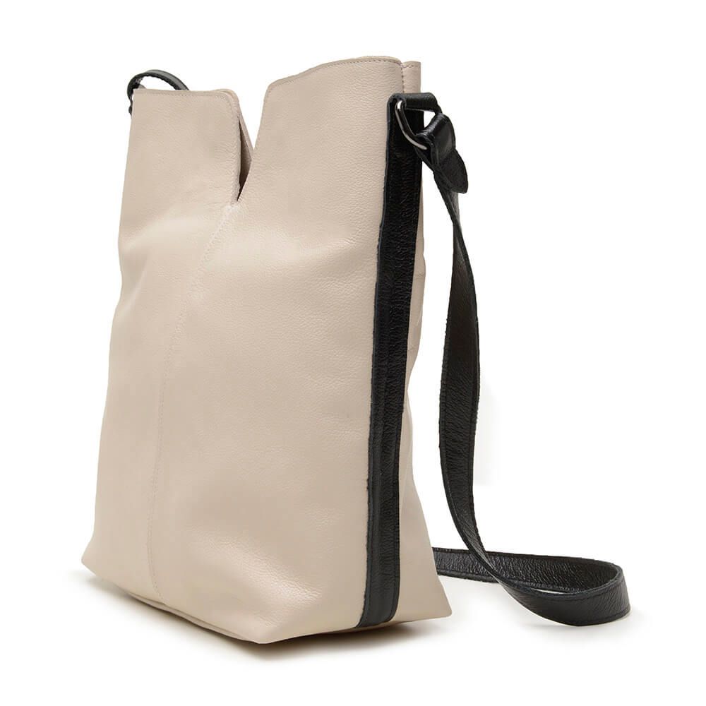 Bolsa RetrÔ - CRISTAL - Off White e Preto
