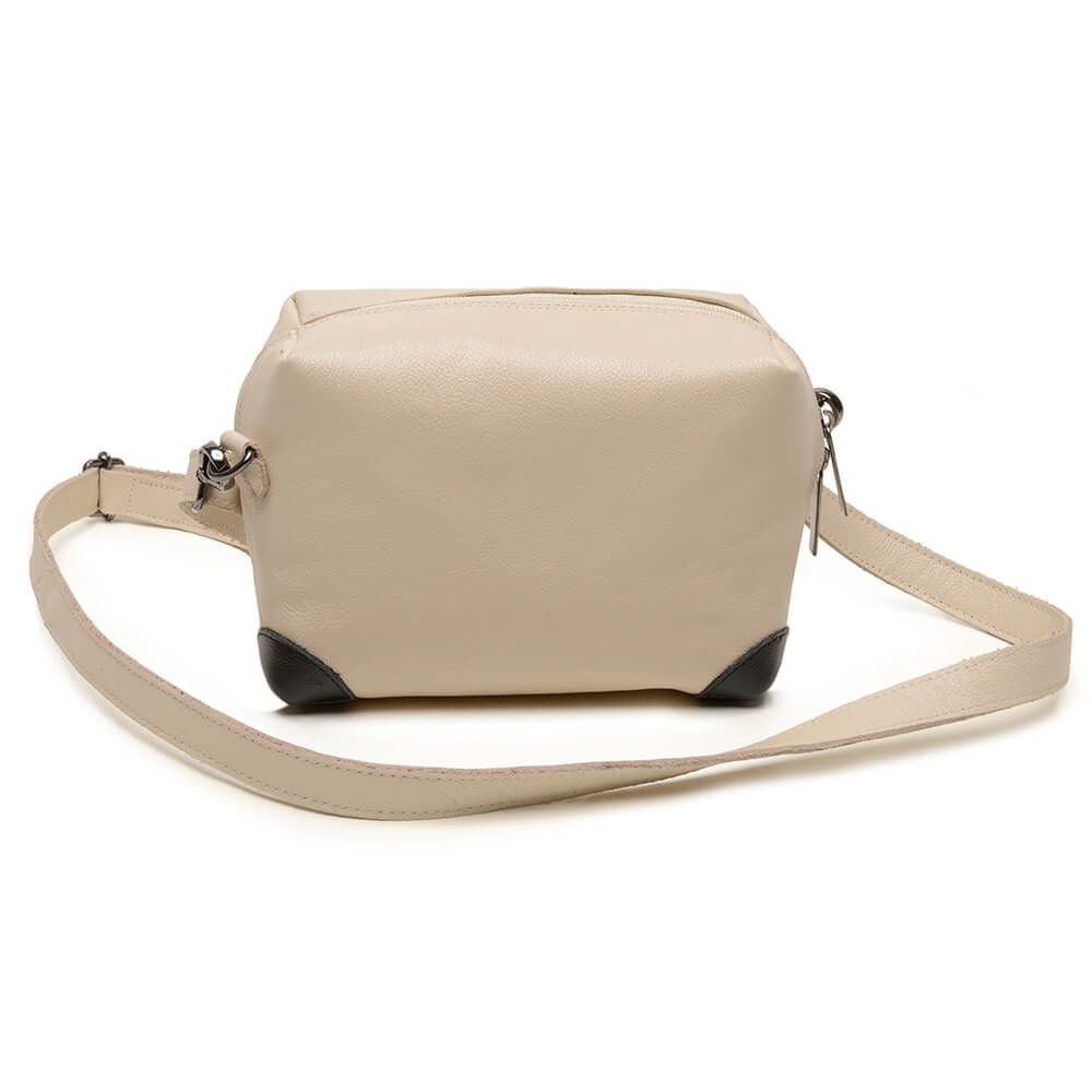 Bolsa RetrÔ - ADORAR - Off White E Preta
