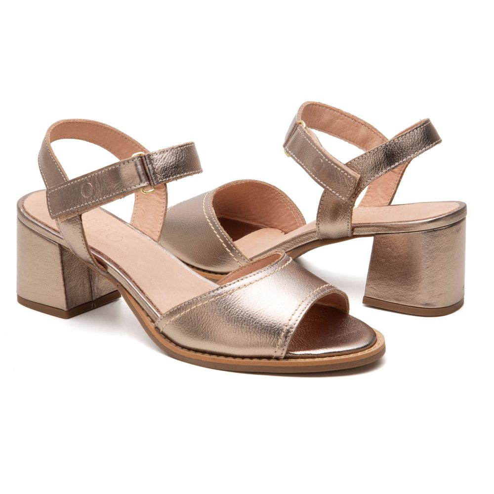 Sandália Peep Toe - Metalic - LEVE