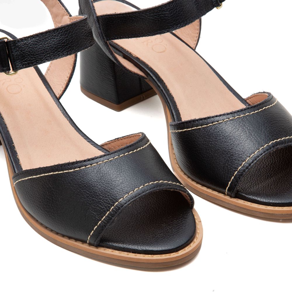 Sandália Peep Toe - Preta - LEVE 