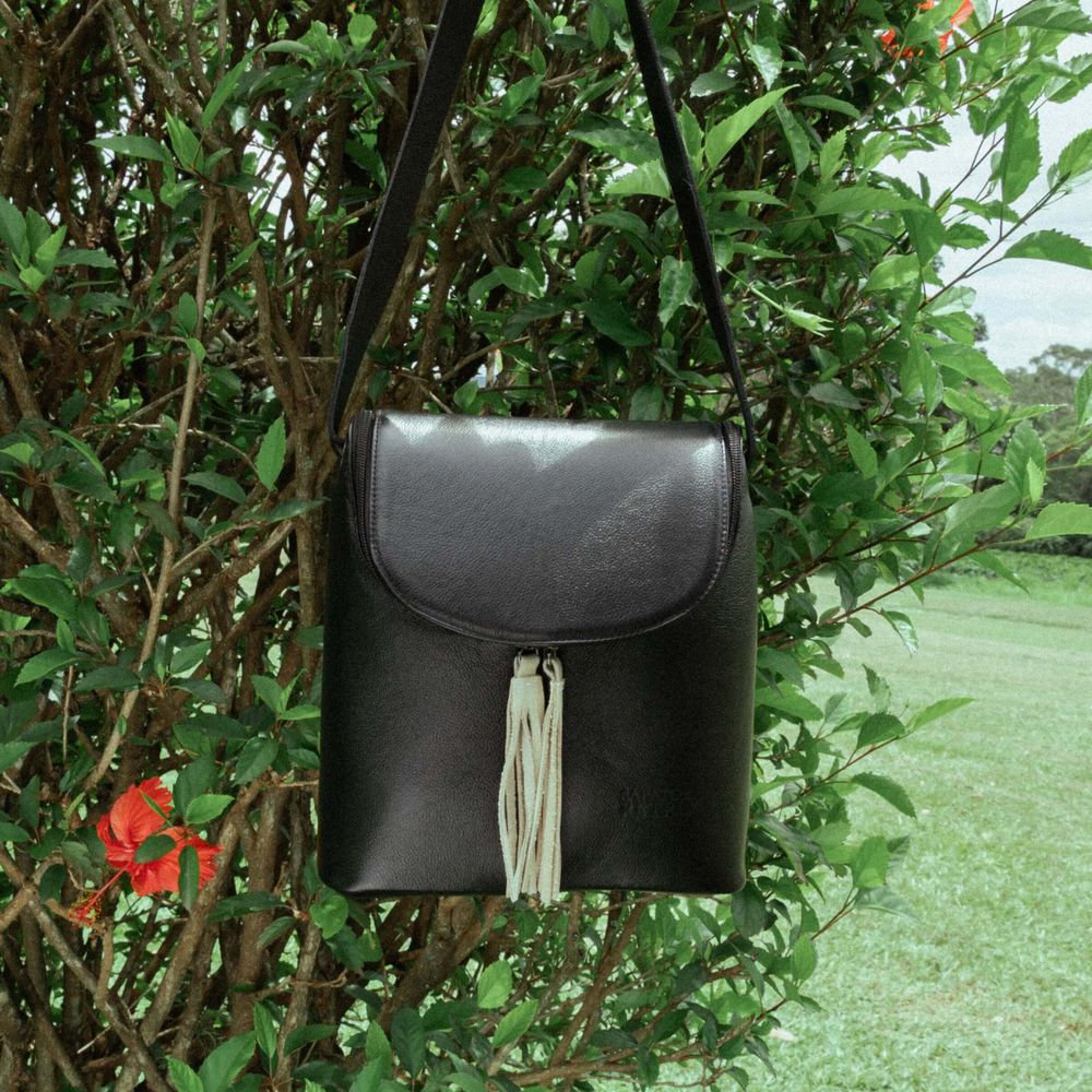 Bolsa RetrÔ - CARIOCA - Preta E Off White