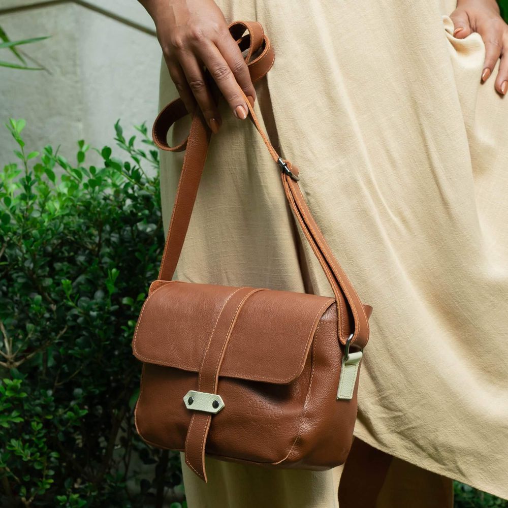Bolsa RetrÔ - Chocolate e Off Wthite - SORRISO