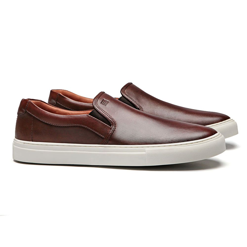 SLIP-ON MASCULINO CASUAL EM COURO MARROM 