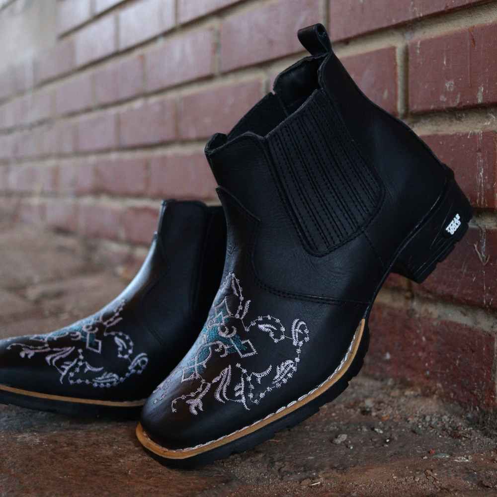 Bota Texana Feminina Star Cano Curto Preta - Outlet
