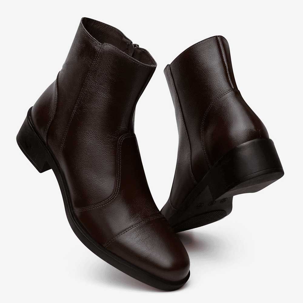 Bota Feminina Vittal Sofia em Couro Legitimo Cano Curto e Zíper Café
