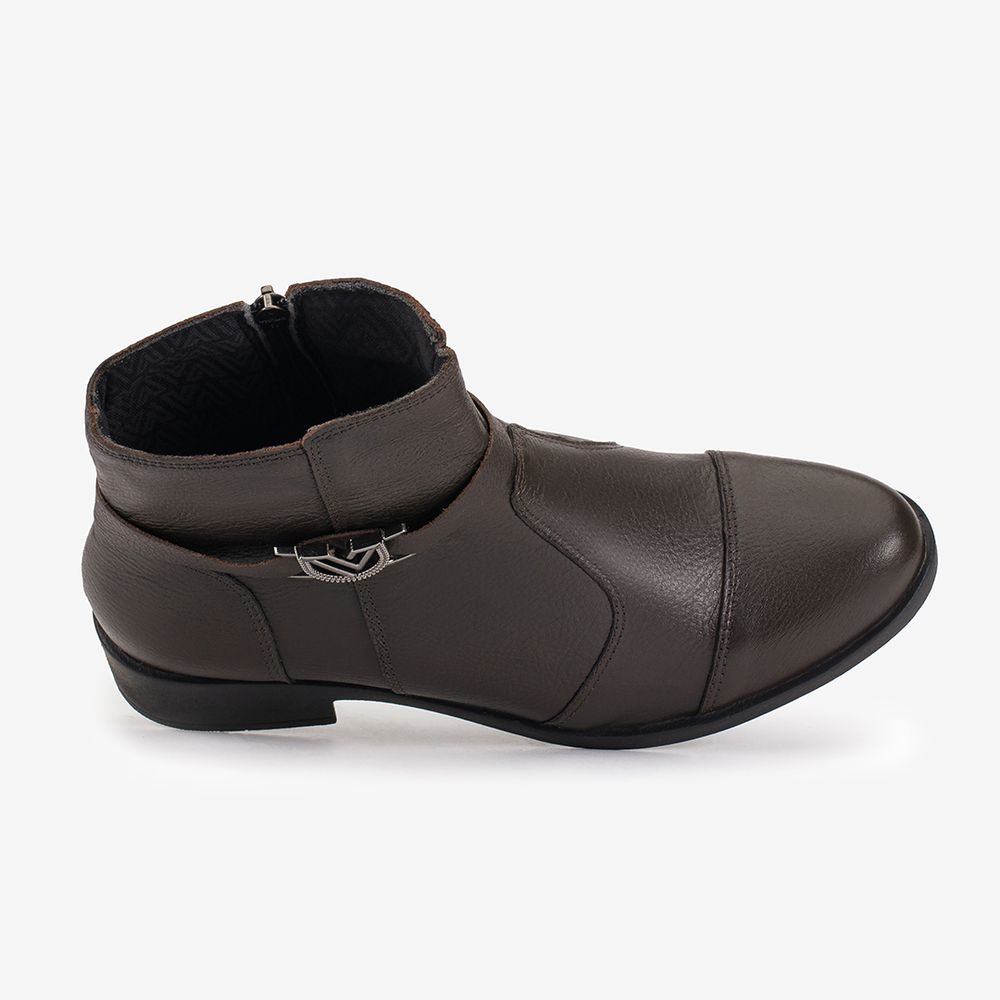 Bota Feminina Vittal Bella em Couro Legítimo Marrom Cano Curto Tira com Fivela Metálica