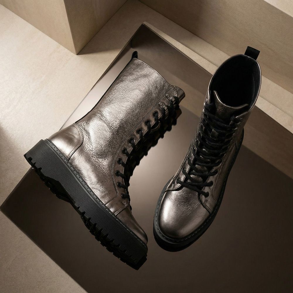 Coturno Feminino Vittal Aurora em Couro Legitimo Cano Alto Ônix