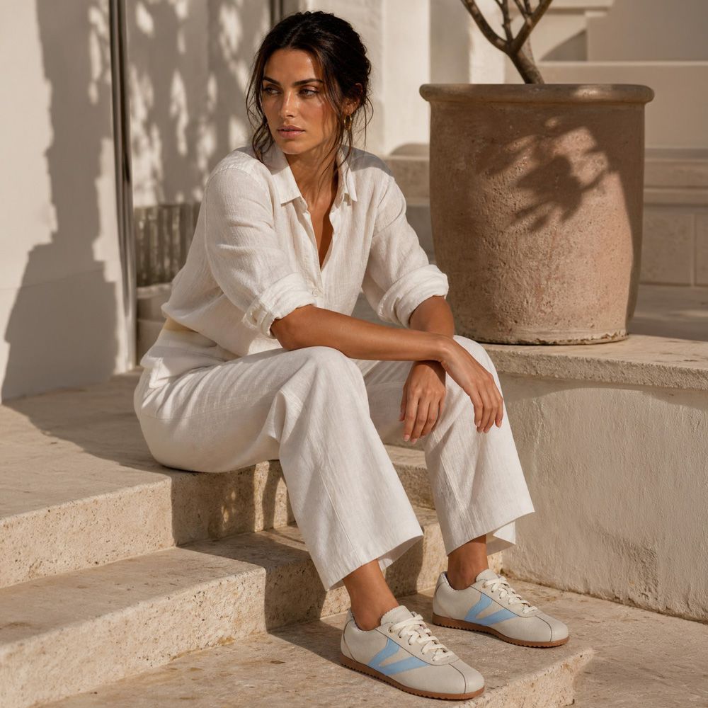 Tênis Feminino Couro Legítimo Naomi OffWhite com Azul Vittal Clássico Retrô