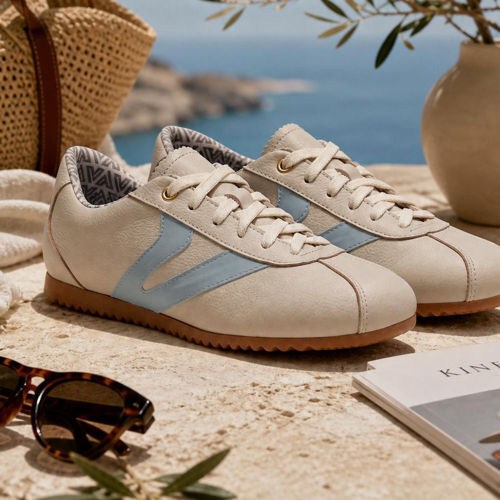 Tênis Feminino Couro Legítimo Naomi OffWhite com Azul Casual Vittal Clássico Retrô 