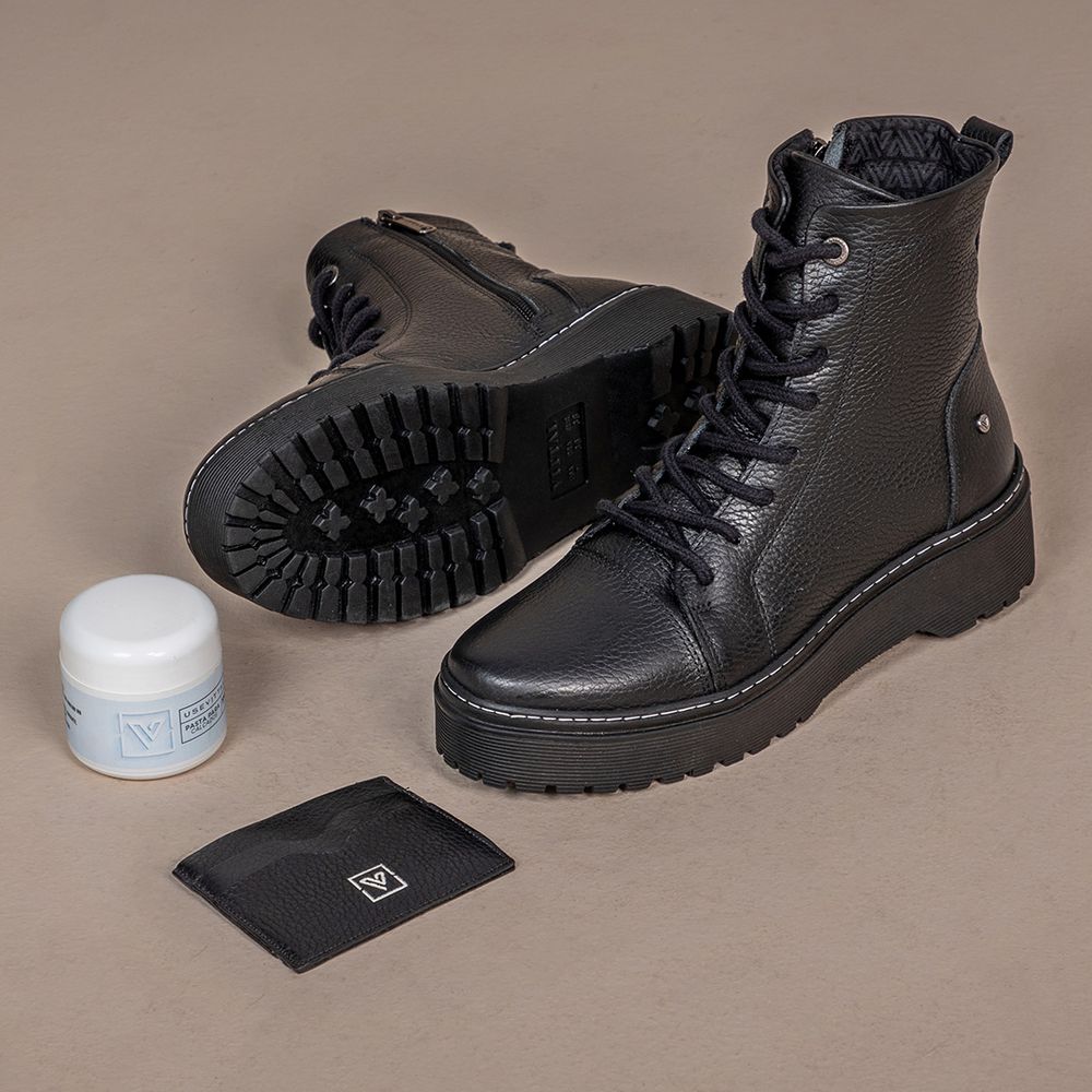 Bota Coturno Feminino Vittal Premium em Couro Preto