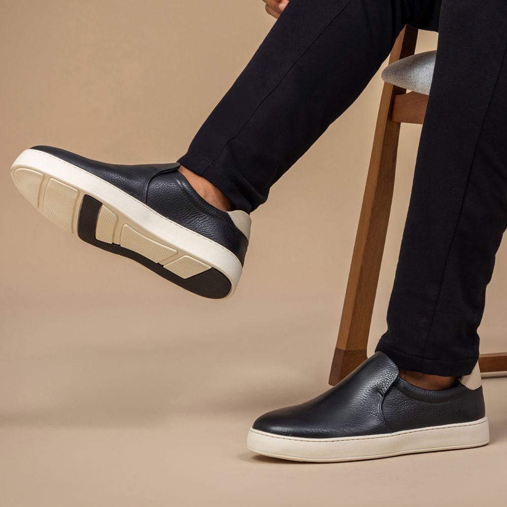 Tênis Masculino Slip On Casual Vittal em Couro Preto