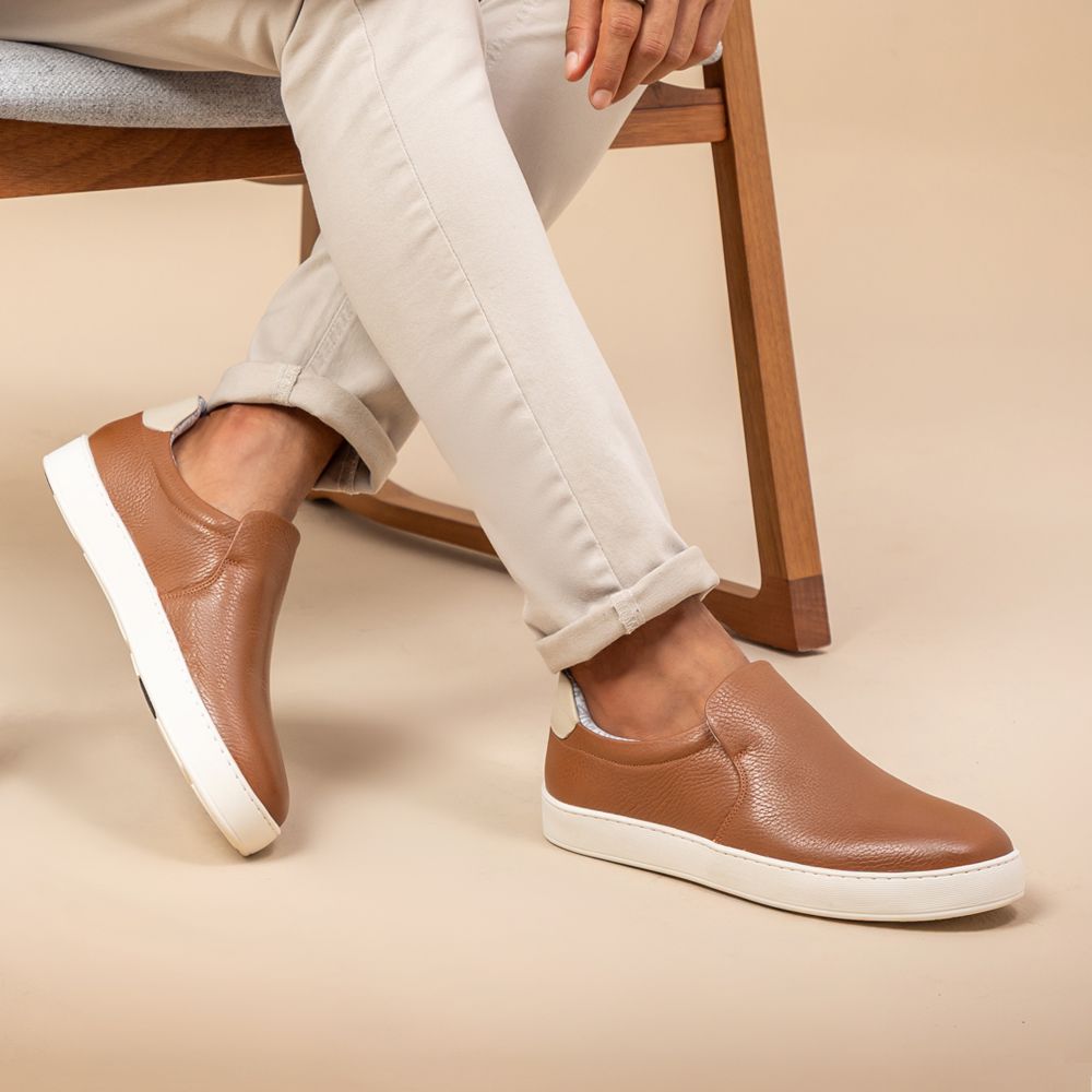 Tênis Masculino Slip On Casual Vittal em Couro Caramelo